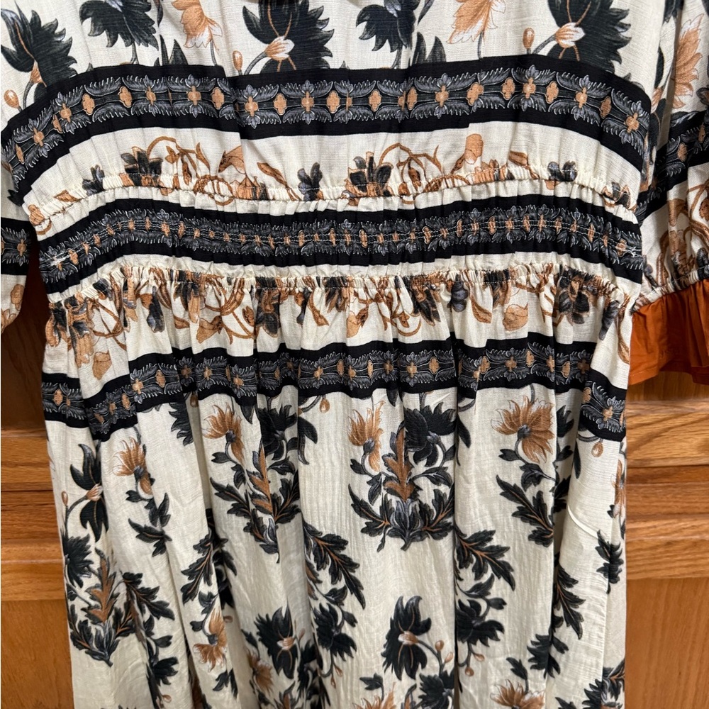 The Cynthia Ruffled Boarder Midi Dress - L - Picture 10 of 15